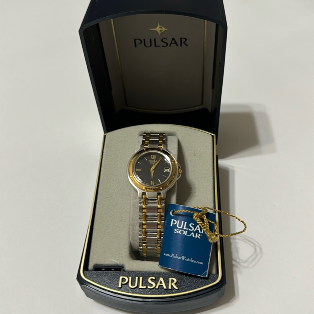 Pulsar solar watch
